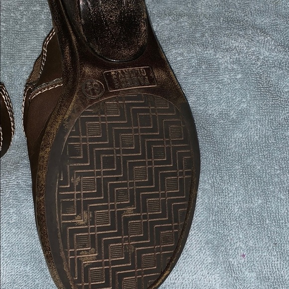 Clogs - Picture 3 of 3